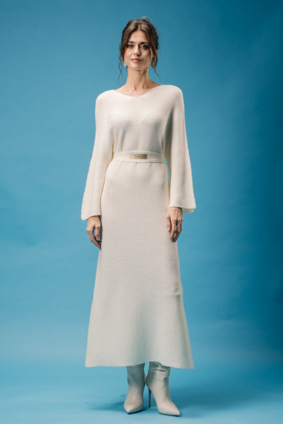 Merino-Strickkleid mit Glockenärmeln