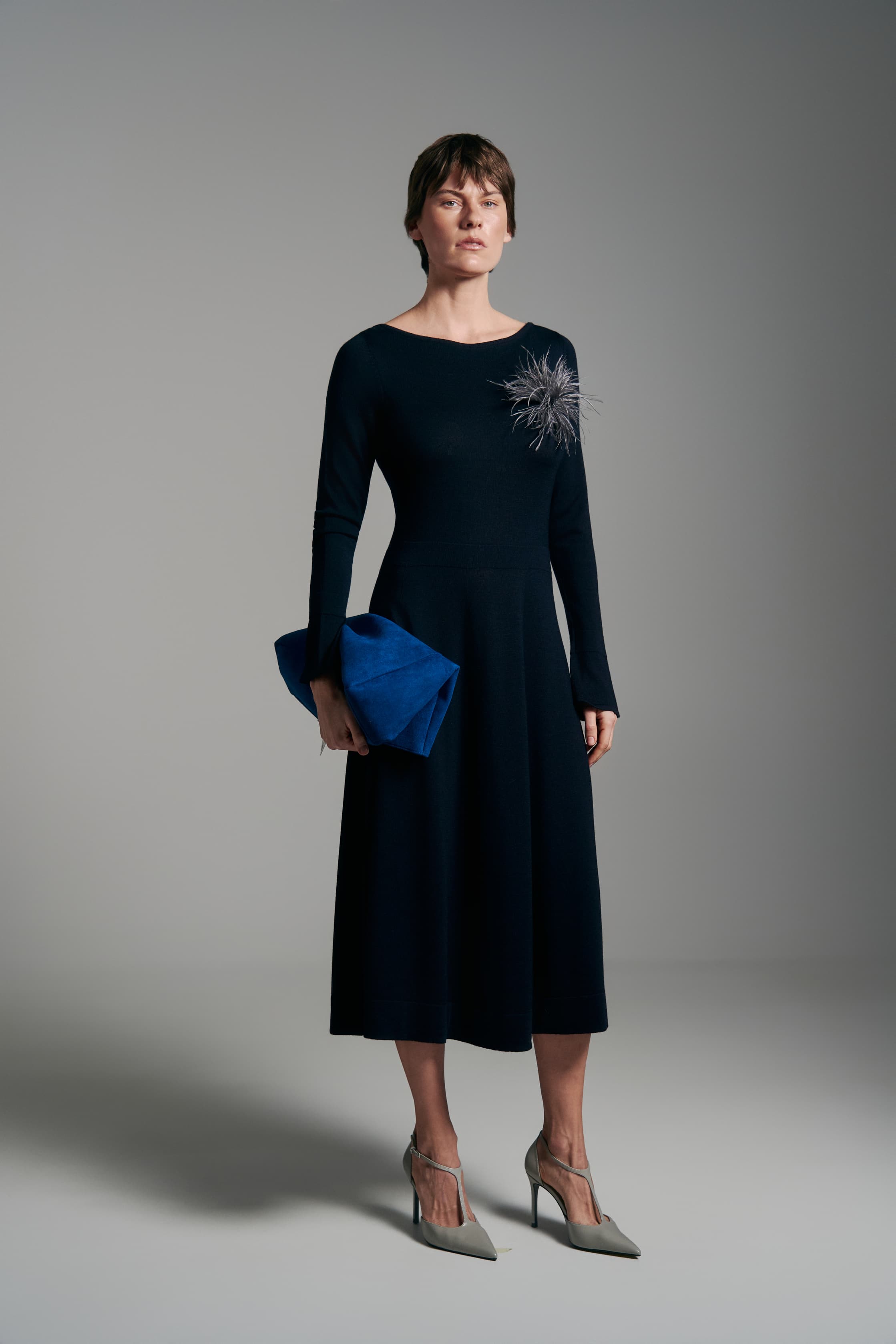 Ausgestelltes Midikleid