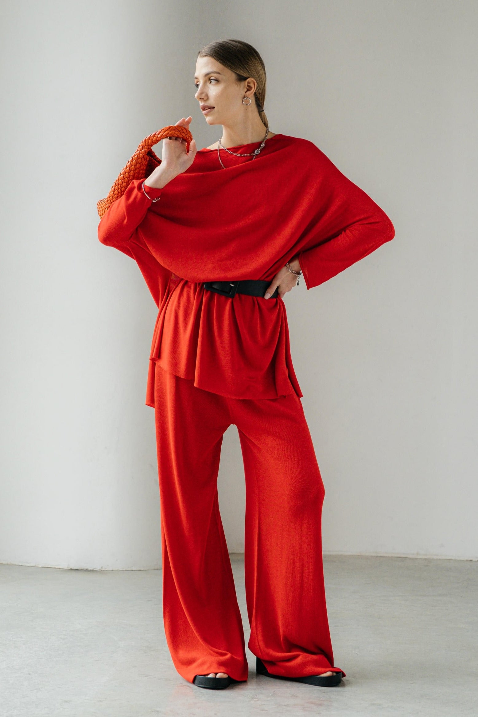Relaxed Wide-Leg Trousers