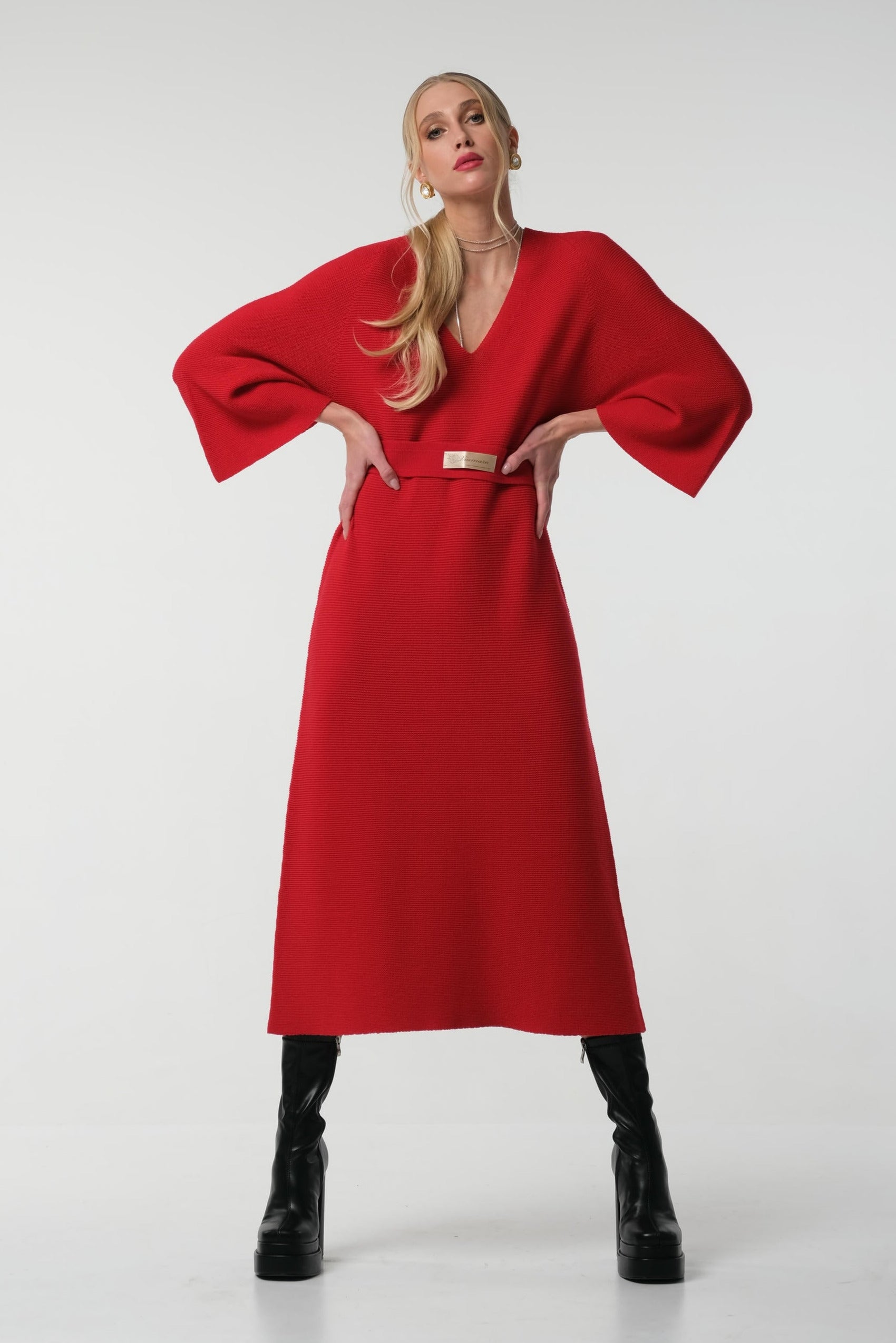 Merino-Strickkleid mit Glockenärmeln