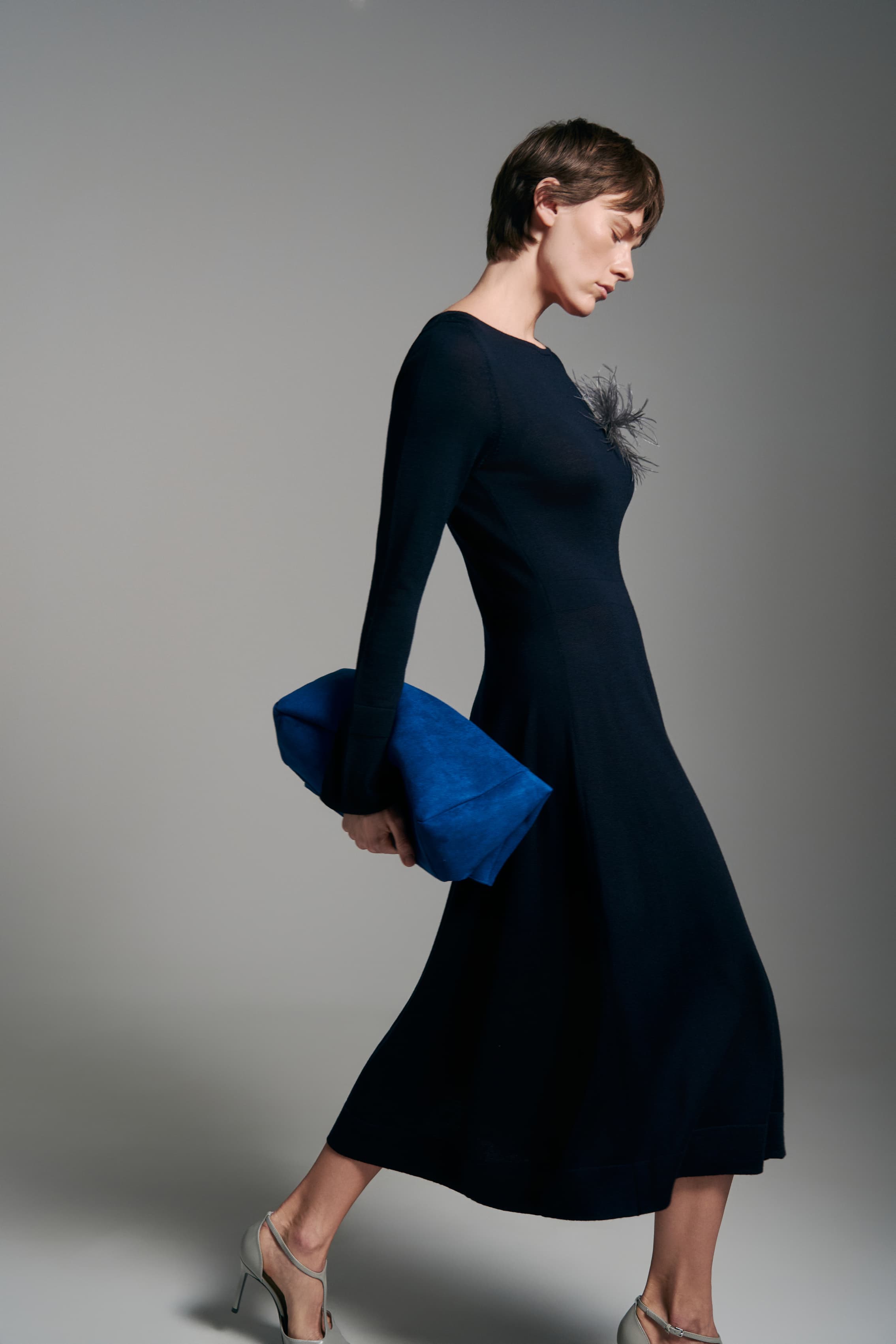 Ausgestelltes Midikleid